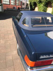 Image 5/53 de Mercedes-Benz 380 SL (1988)