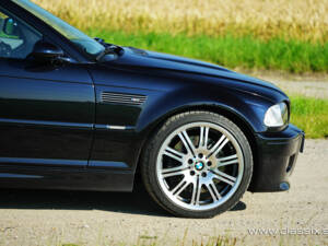 Image 23/26 of BMW M3 (2005)