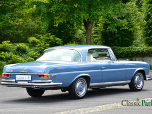 Image 5/50 of Mercedes-Benz 280 SE 3,5 (1971)