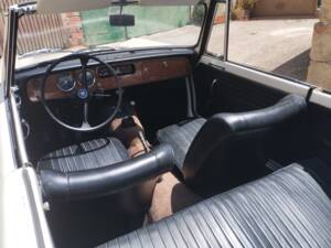 Image 17/21 of Triumph Herald 13&#x2F;60 (1970)