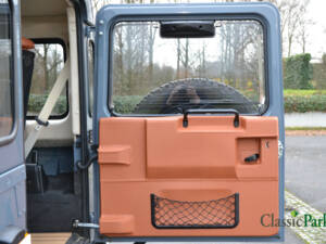 Immagine 31/50 di Land Rover Defender Tophat (2007)