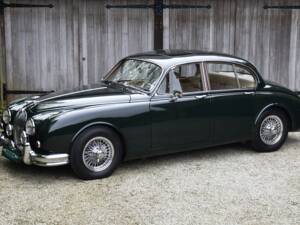 Image 1/35 of Jaguar Mk II 3.8 (1962)