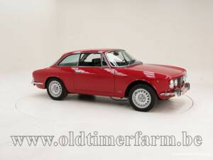 Image 3/15 de Alfa Romeo 2000 GT Veloce (1976)