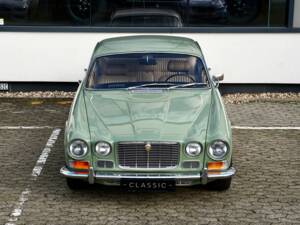 Image 7/30 of Jaguar XJ 6 4.2 (1970)