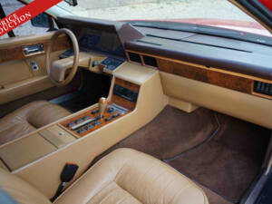 Image 41/50 de Aston Martin Lagonda (1984)