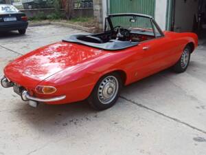 Image 3/50 of Alfa Romeo 1600 Spider Duetto (1966)