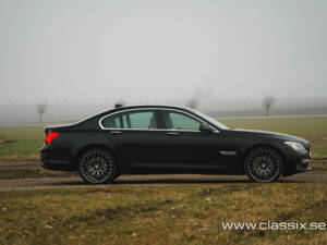 Image 5/23 of BMW 750i (2009)