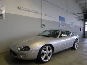 Image 23/39 de Jaguar XKR (2002)