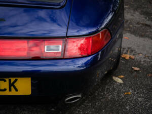 Image 33/41 of Porsche 911 Carrera (1995)