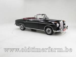 Imagen 3/15 de Mercedes-Benz 220 S Cabriolet (1959)