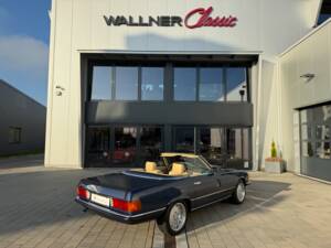 Image 24/30 of Mercedes-Benz 500 SL (1982)