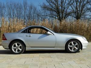 Image 4/48 of Mercedes-Benz SLK 320 (2001)