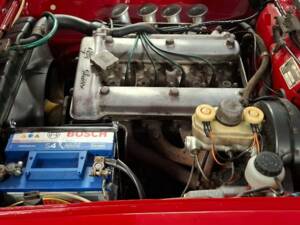 Bild 10/37 von Alfa Romeo Giulia 1300 GT Junior (1974)