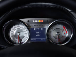 Image 14/39 of Mercedes-Benz SLS AMG (2010)