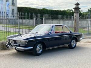 Image 2/36 de BMW 2000 CS (1968)