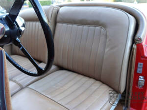 Image 27/50 of Jaguar XK 120 OTS (1954)