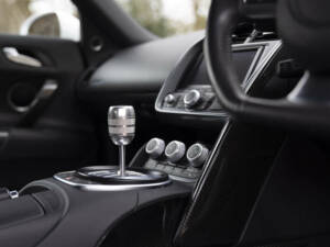 Image 16/50 of Audi R8 (2009)