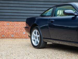 Image 22/50 of Aston Martin V8 Coupé (1998)