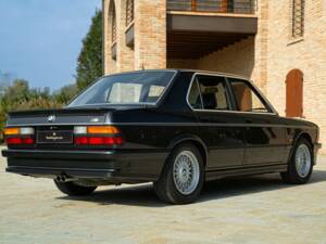 Immagine 14/50 di BMW M 535i (1985)