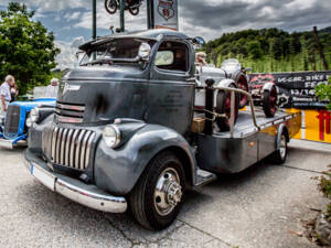 Image 4/8 of Chevrolet COE Truck (1942)