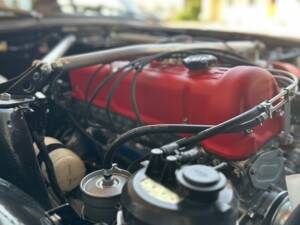 Image 32/64 of Datsun 280 Z (1976)