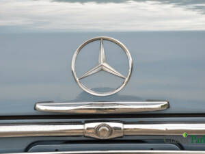 Image 47/50 de Mercedes-Benz 280 SE 3,5 (1971)