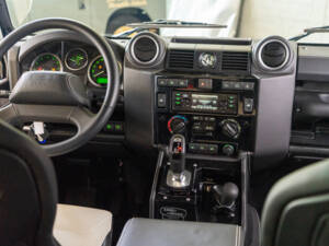 Bild 14/30 von Land Rover Defender 90 Works V8 (2012)