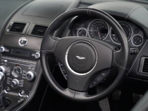 Image 21/50 of Aston Martin V12 Vantage S (2012)