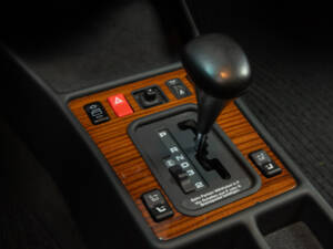 Image 22/78 de Mercedes-Benz 190 E 1.8 (1992)