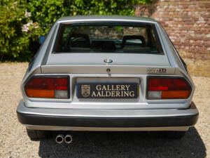 Image 6/50 of Alfa Romeo GTV 6 2.5 (1983)