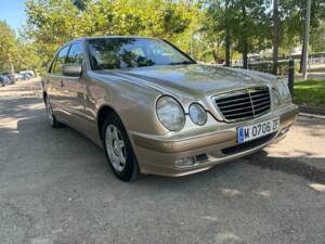 Bild 4/6 von Mercedes-Benz E 240 (2000)