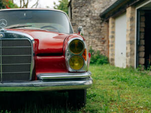 Image 17/99 de Mercedes-Benz 250 SE (1967)