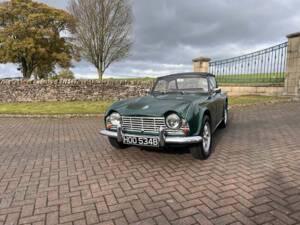 Image 8/45 of Triumph TR 4 (1964)