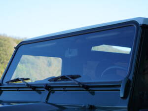 Bild 16/73 von Land Rover Defender 90 (2008)