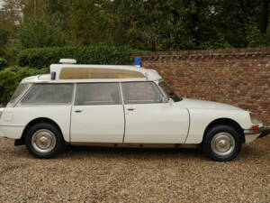 Image 41/50 of Citroën DS 20 Familiale (1973)