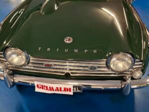 Image 9/50 of Triumph TR 4A IRS (1965)