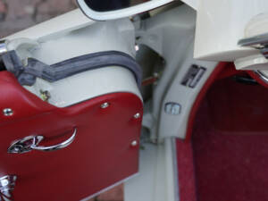 Image 33/50 of Mercedes-Benz 190 SL (1962)