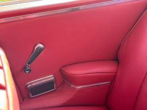 Image 130/132 of Mercedes-Benz 220 SE b (1963)