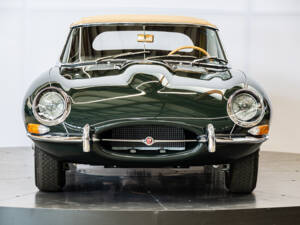 Image 4/32 de Jaguar Type E 3.8 (1964)