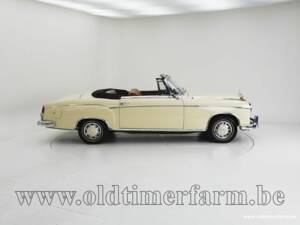 Image 6/15 of Mercedes-Benz 220 SE b (1961)