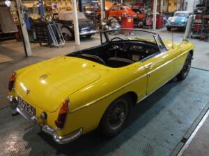 Image 2/50 of MG MGB (1967)