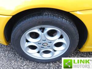 Bild 9/10 von Alfa Romeo Spider 1.8 Twin Spark (2000)
