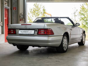 Imagen 2/50 de Mercedes-Benz SL 320 (1998)