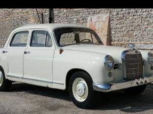 Image 2/12 of Mercedes-Benz 190 (1959)