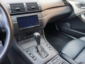 Image 14/30 de BMW 330Ci (2003)