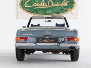 Image 10/48 of Mercedes-Benz 280 SL (1968)