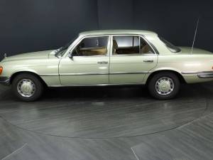 Image 3/30 de Mercedes-Benz 280 SE (1978)