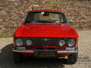 Bild 42/50 von Alfa Romeo Giulia GT 1300 Junior (1975)