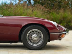 Imagen 36/50 de Jaguar E-Type V12 (2+2) (1972)