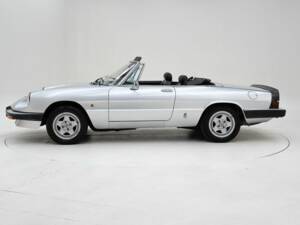 Imagen 8/15 de Alfa Romeo 2000 Spider (1984)